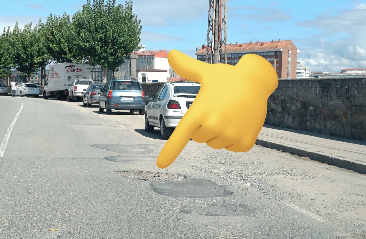 BlogBusurbano's tweet image. En lo que @SKPmotor denominaría #MomentoBache -nosotros vamos más allá según tamaño de #fochanca-, alertamos del #SOCAVÓN!! que vimos el sáb. en Avda. da #Sardiñeira, en el que pronto cabrá el #BusUrbano articulado de la #Lín11 a poco que se despiste el/la buser@...
#PutoBache!😵