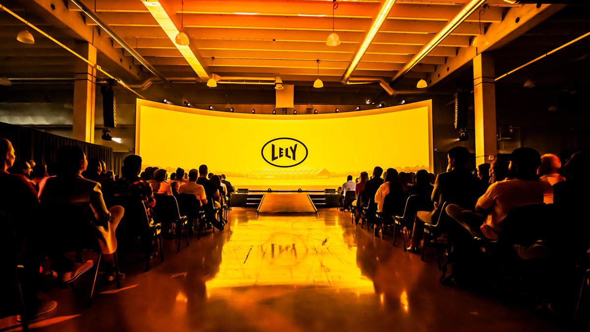 Today, we proudly launched 3 new solutions for dairy farmers. A next step in realising the Farm of the Future: a farm which is fully acceptable to society, farmers and animals.

Read the full press release bit.ly/3Xm5gR5
#lely #yellowrevolutions #zeta #junomax #sandbarns