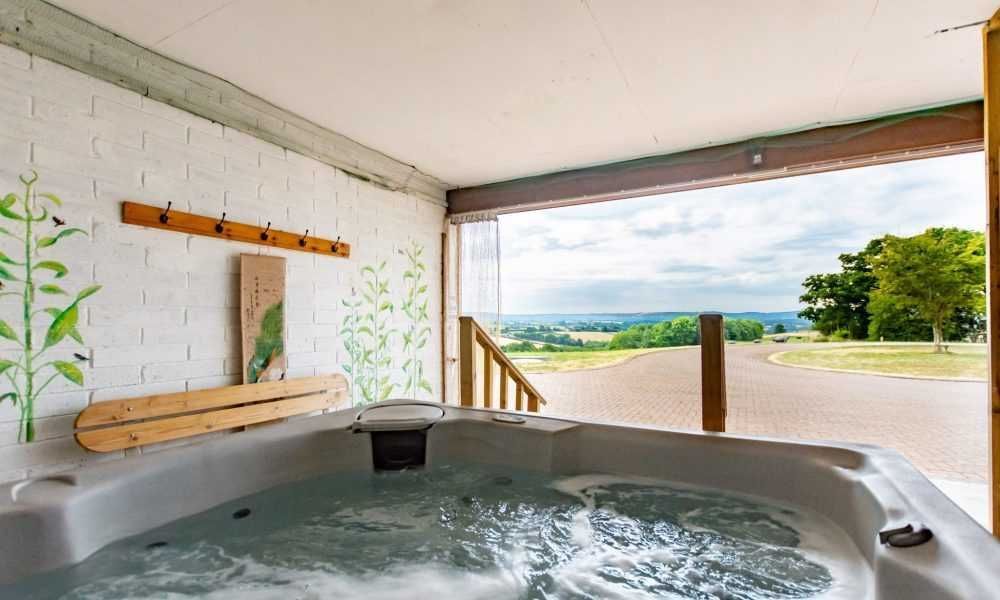 WeAcceptPets's tweet image. High Cloud Farm and Barn offers fabulous self-catering accommodation in Llangovan! Set in a peaceful location near Monmouth, this farmhouse and barn are perfect for an idyllic holiday in Monmouthshire.

🐶 Welcomes dogs 🐾
weacceptpets.co.uk/Monmouthshire/…

#HighCloudFarm #Monmouthshire