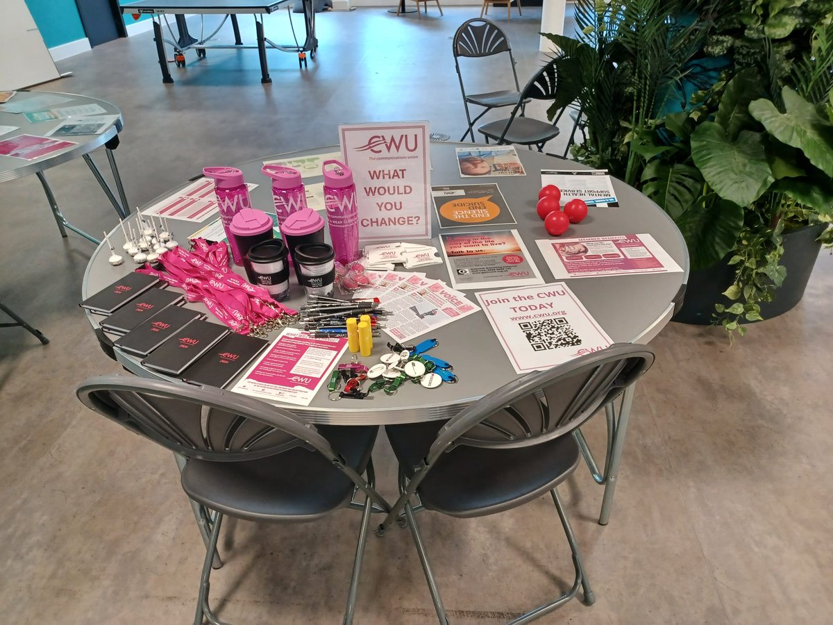 BT/EE Gosforth raising awareness of #suicideprevention
Come together to reduce suicide. Promoting awareness, prevention, and support between.
Joanne CWU (MHFA) will be available or call 116 123 / text SHOUT to 85258
#BTplc #EE #ISS #CBRE <a href="/samaritans/">Samaritans</a>  #CWUandProud <a href="/CWUnews/">CWU</a>
