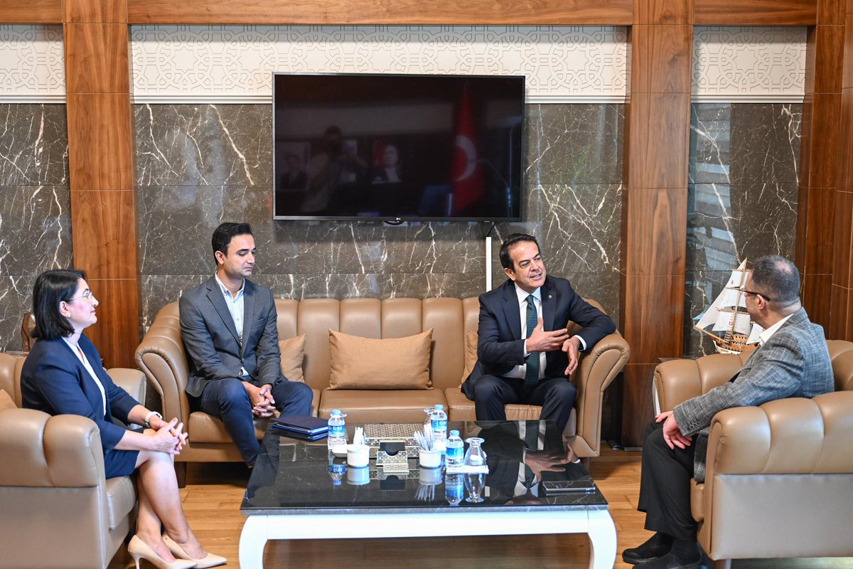 Antalya Bilim Üniversitesi Rektörü Prof. Dr. Semih Ekercin'i ziyaret ettik. Akademik birikimin sahaya yansıtılması ve kurumlar arası işbirliğini konuştuk. Nazik ev sahipliği için teşekkür ederim.