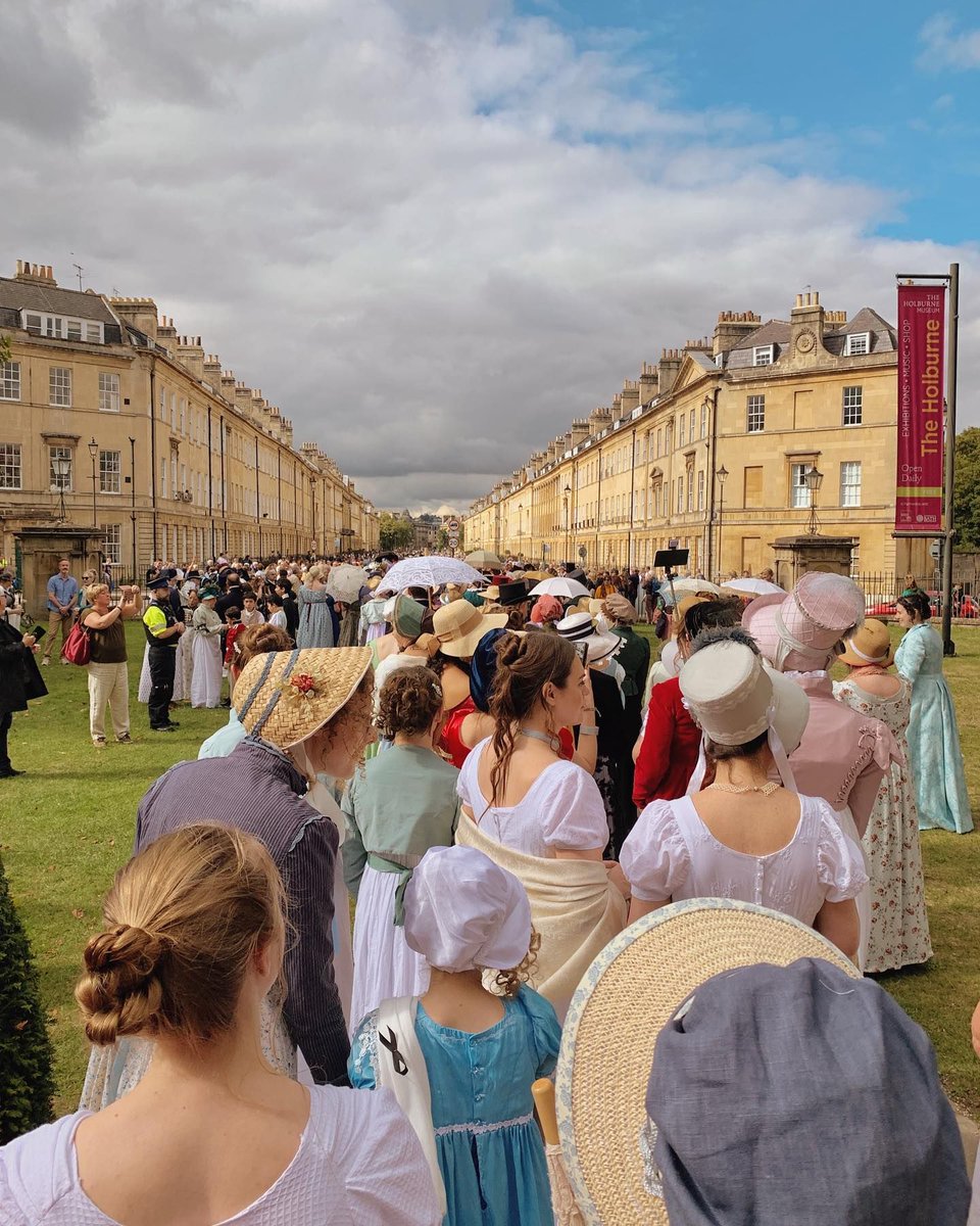 🎀 🌹 📖 Break out the bonnets and muslin gowns as the annual Jane Austen Festival returns to Bath from 13-22 September. Enjoy costumed walks, literary events and a grand Regency ball in the city the author called home.
📽️: @yeojin_journey
<a href="/VisitBath/">Visit Bath</a>