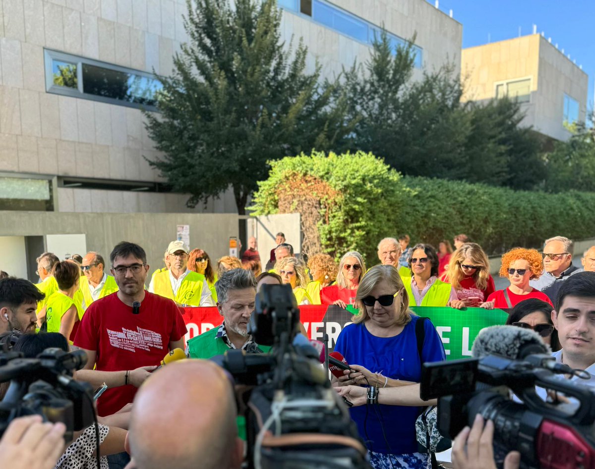 steclm's tweet image. Previo a la Huelga del 11 de septiembre hemos realizado una rueda para el inicio del curso 📣

Junto a @CSIFCLM y @FECCOOCLM  hemos hecho hincapié en que la administración se siente a negociar soluciones para que el profesorado castellanomanchego comience el curso sin retos…