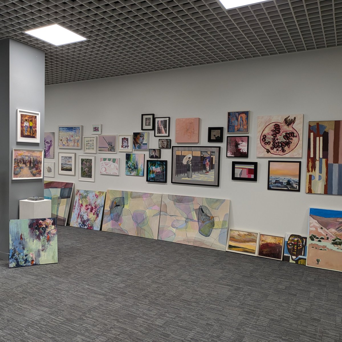BobCat_Gallery's tweet photo. Welcoming another week with wonderful art! There are 60+ artists on display in our gallery at the moment, so there's plenty to choose from... You can also shop a wide range of our collection online now, worldwide shipping available.

https://t.co/M8xkzXF58V
@putneyexchange https://t.co/EibBrECmHE
