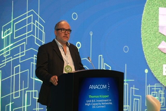 connectivityEU's tweet photo. Today at the #5G Conference in Lisbon, hosted by @_ANACOM_, @tkuepper, EC Policy officer, highlighted the crucial importance of the #CEFDigital programme in driving investments in digital #connectivity infrastructure.
#5GConference #DigitalInfrastructure https://t.co/Epw0F8EIc8