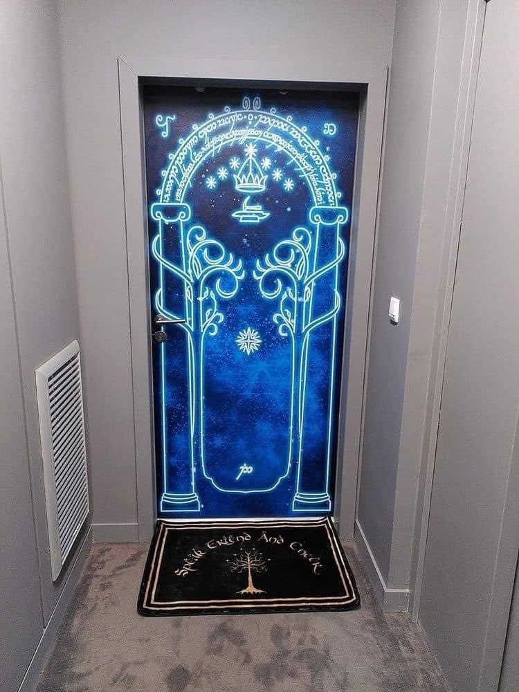 ToIkienverse's tweet photo. LA PUERTA PERFECTA PARA UN FAN DE EL SEÑOR DE LOS ANILLOS. 😱💖 https://t.co/puTGNGUCDA
