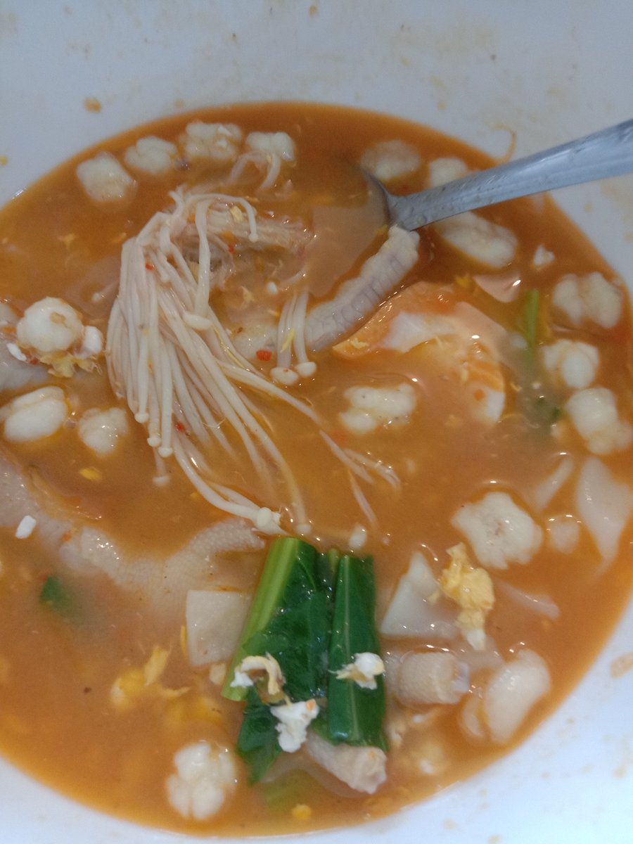 rayidasukee's tweet photo. selama ak masih doyan makan , km ga perlu khawatir ak fafifu . https://t.co/XMWMiWxauT