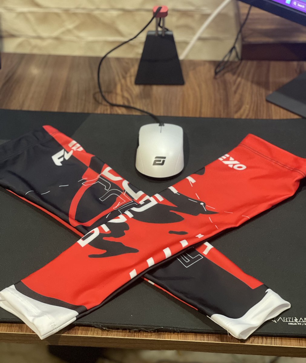 A little care package from <a href="/FlexoEU/">FlexoGear</a> arrived today 👀