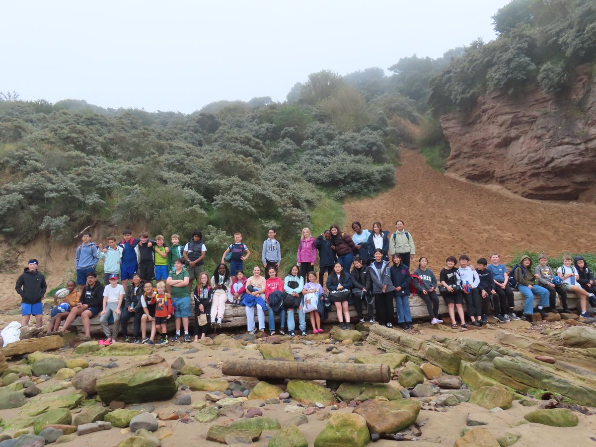 FettesPrep's tweet image. Our boarders had a great first weekend of term, with a BBQ and games evening on Friday night, and a beach trip on Sunday. ⭐️

Read more here 👉 fettes.com/news-events/de…