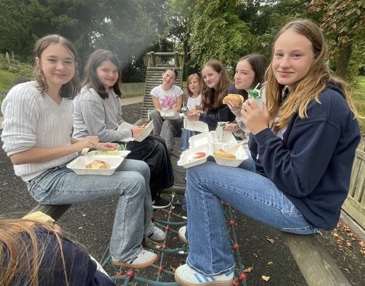 FettesPrep's tweet image. Our boarders had a great first weekend of term, with a BBQ and games evening on Friday night, and a beach trip on Sunday. ⭐️

Read more here 👉 fettes.com/news-events/de…