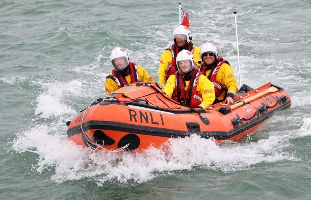 📟 Shout 122 📟
At 9:32am Mon, Solent Coastguard requested the launch of our ILB to carry out a shoreline search for a missing person.
As the ILB crew were making way to the search location, police &amp; coastguards had located the person safe &amp; well so the lifeboat was stood down.