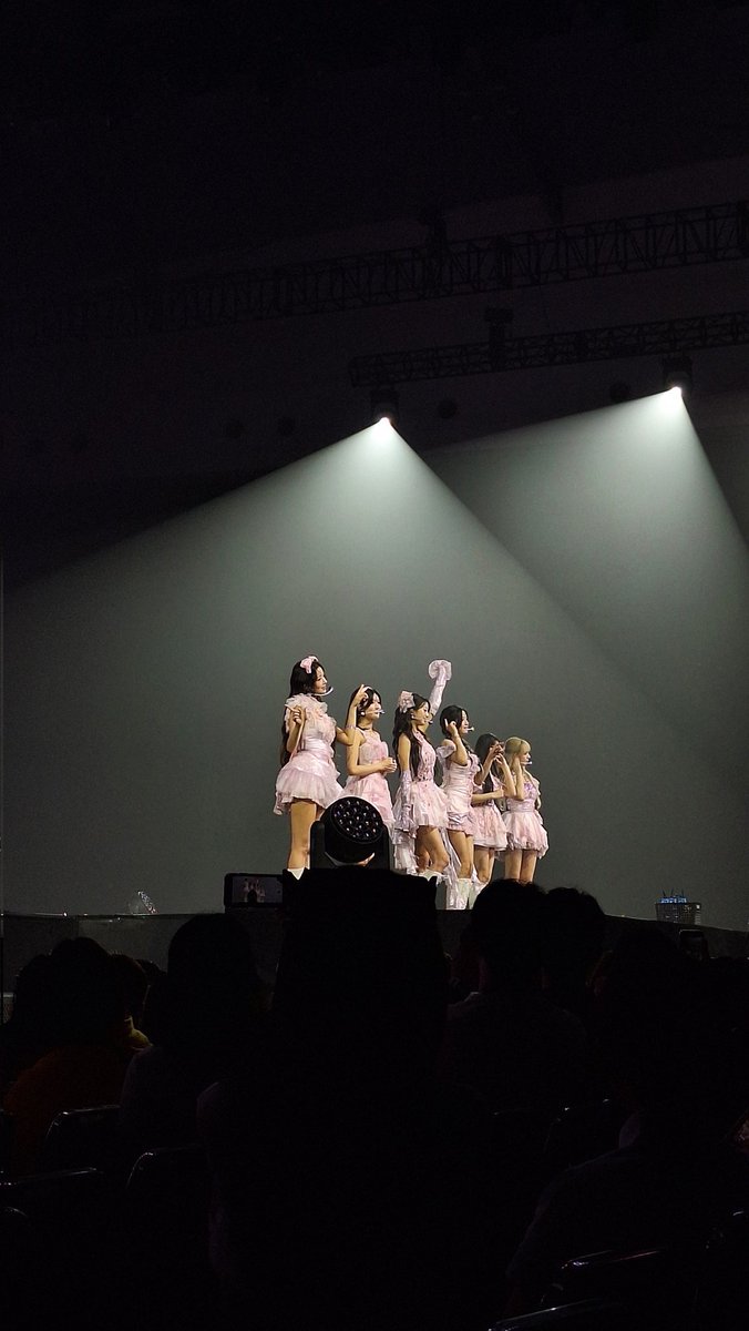 bonanaoi's tweet photo. Mau konseran lagi plissss 🫠 https://t.co/VvJJfzQJnA