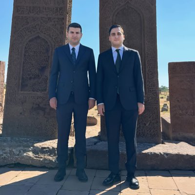 “Sevdiğin insana vereceğin en güzel hediye sadakattir. “

Hz.Ali (r.a)
#YeniProfilResmi