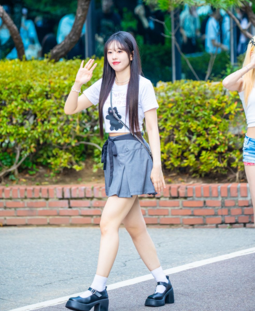 240823 출근   
#ILY1 #아일리원 #アイリーワン 
#Hana #하나 #はな 

하나눈나 이뿌다🩷