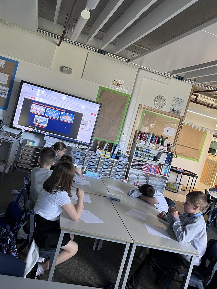 GarnockPrimary's tweet photo. Learning about life in space as part of our IDL topic #TechWeCan #rafcharitable @GarnockCampus https://t.co/OMjEJB3zes