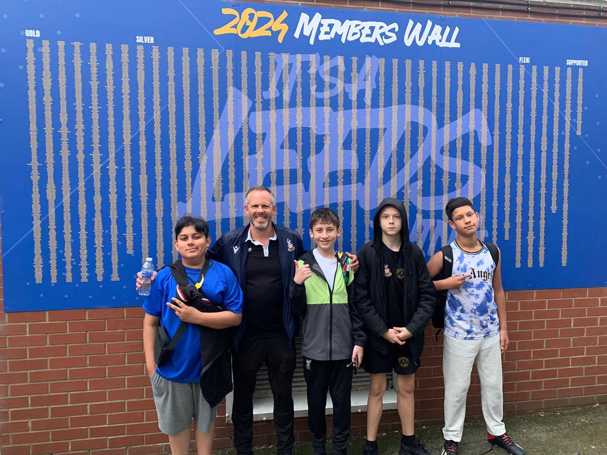 OneinaMillion_'s tweet photo. #OiamCharity 

🏉WHAT A GAME! 

⭐️Snaps from Headingley Stadium on Friday! 

✅Young people from #Manningham enjoyed Leeds Rhinos’ defeat of Hull FC for a place in the playoffs 

❤️A West Yorkshire victory! 🏆 

Huge thanks to @Foundation_KH for providing tickets 🙌🎟️ https://t.co/ZKnRbfv0AL