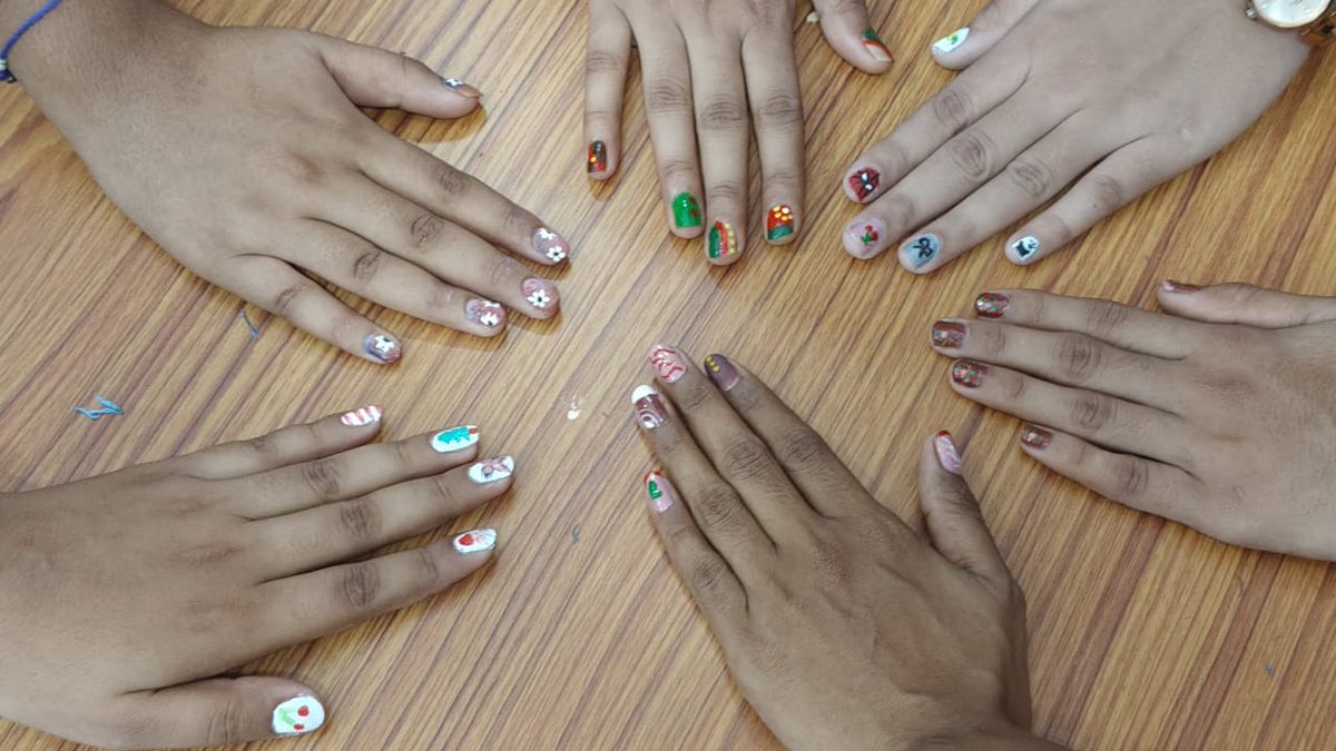 DEPARTMENTOFC10's tweet photo. #PreConvocationWeek (10-15 Sept. 2024). First day of event observes activities like Brainstorming session Photography, Poster making, Nail art. @profalokkumar @lkouniv https://t.co/DgbJAqNb3n