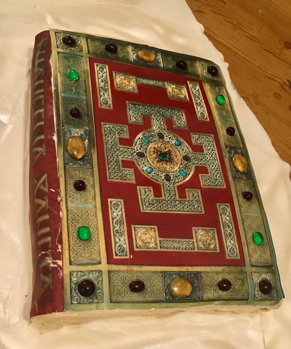 A_living_stem's tweet photo. In 2020 my aunt made me a replica of the Lindisfarne Gospels as my unbirthday cake and it does me good to remember that from time to time. Life is studded with beauty and kindness and aunts. https://t.co/QF3fUnju5a