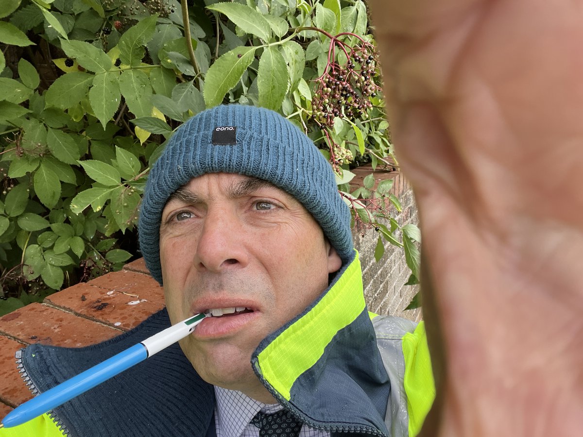 ohsurveying's tweet photo. Pleasant survey in Kirk Ella, made this friend. Good to see perished bitumen underfelt below bottom roof tiles replaced with PVC eaves trays to avoid descending damp &amp; rotten roof timbers #surveyor #surveyors #surveying #RICS #rpsa #kirkella #hull #kingstonuponhull #EastYorkshire https://t.co/Wvejhhjvo4