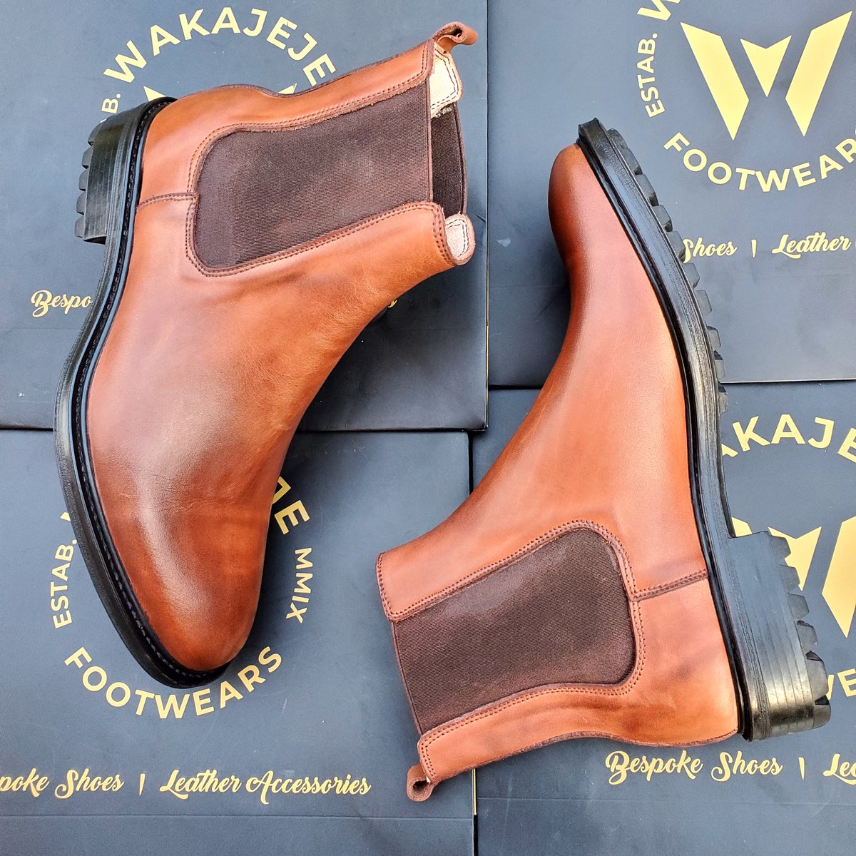 Wjfooties's tweet image. Today  I want to declare wakajeje as the boss of Bespoke Footwears.

#ChelseaFC
#Chelseaboot 

Available on Request in Sizes 
Amount: 45k

Location: Lagos