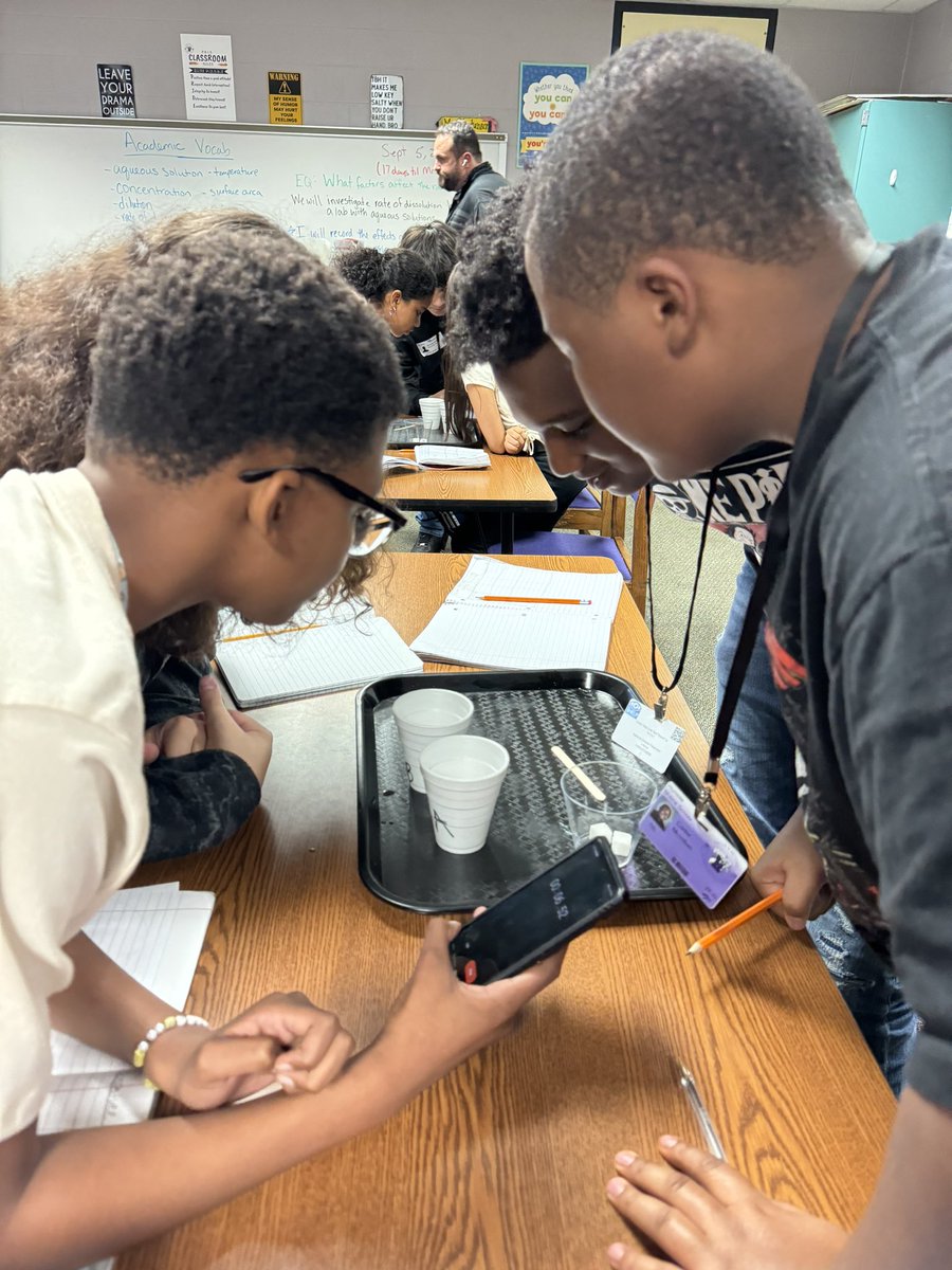 HumbleMSScience's tweet image. Who knew dissolution could be so mesmerizing 😍 #explorebeforeexplain
@HumbleISD