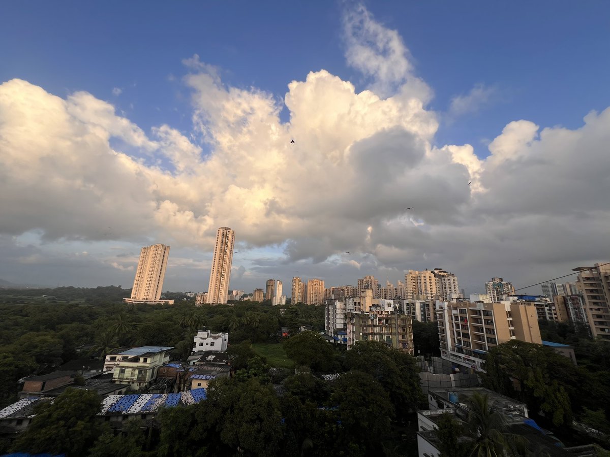 subodh_pathare's tweet photo. #ovla #thane #sky #Clouds #Shravan #Bhadrapad #Rainbow https://t.co/Cco6aBv0X7