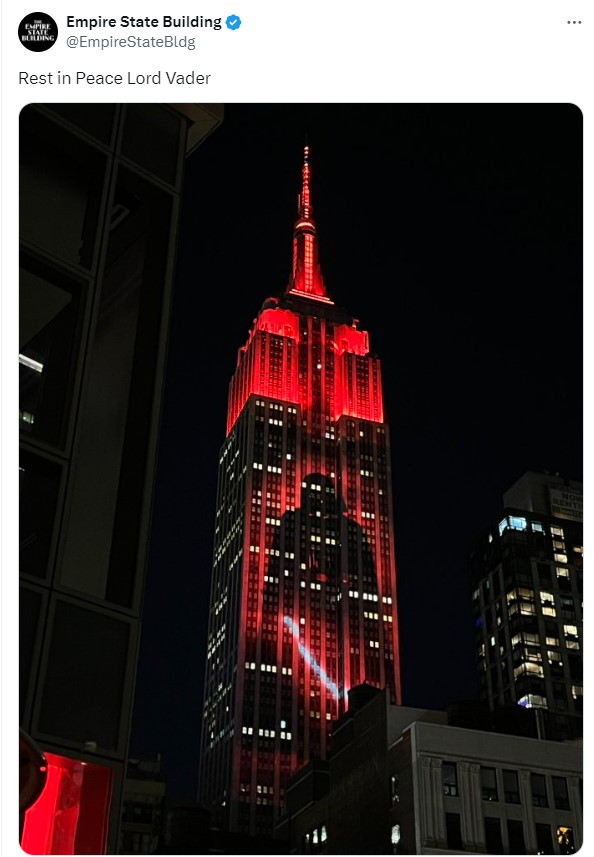 FantasizeNl's tweet image. A fitting tribute to James Earl Jones, who is cherished by all and will be greatly missed.