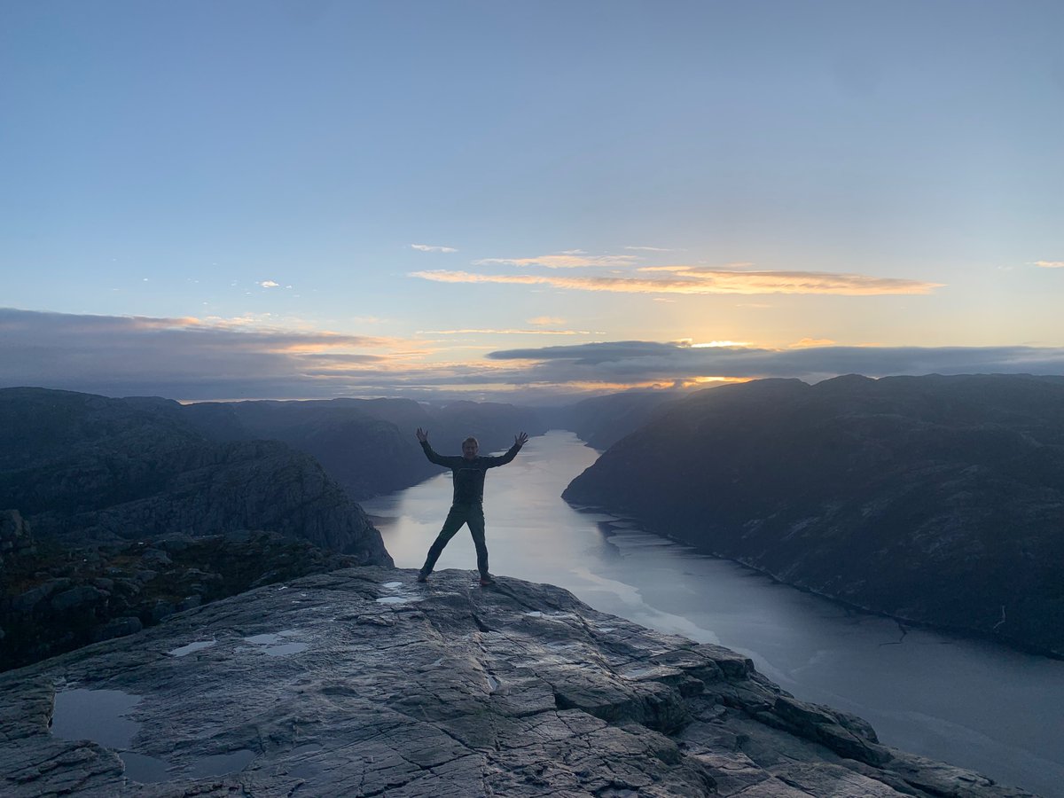 God tirsdag fra Preikestolen