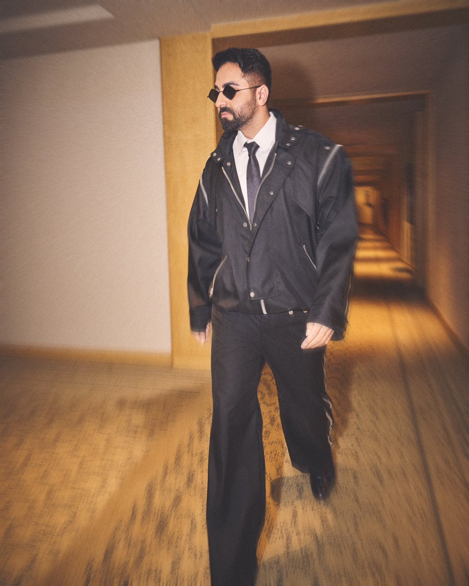 Back view, Forward thinking ⚡️