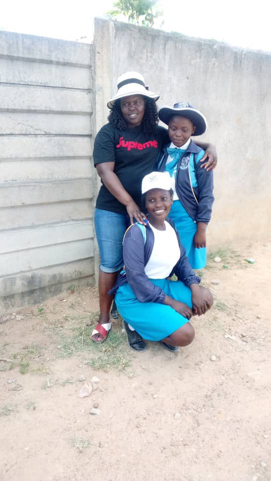 🚨URGENT ALERT

This is Nicole Chabata, pictured with her mother and sister. 

Nicole is due to sit for her Ordinary Level exams next month, but she is currently being unjustly detained at Chikurubi Female Prison for a crime she did not commit. 

She is one of the #Avondale78 who