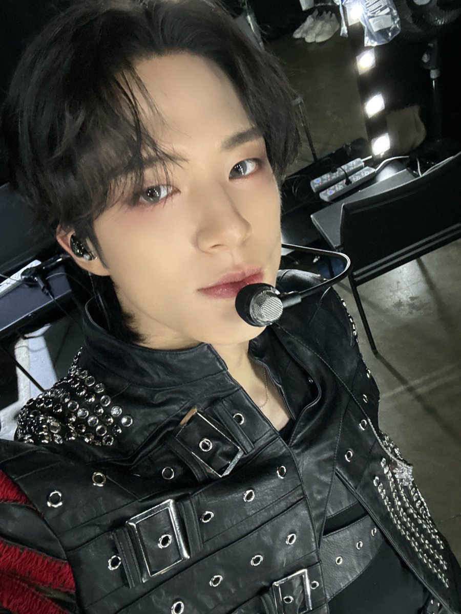 재니 tweet media