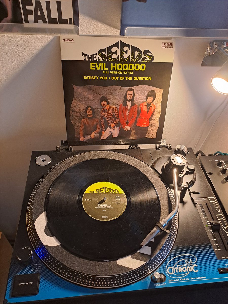 TheHouseof08's tweet image. THE SEEDS - EVIL HOODOO 10"

This previously unissued full length version was released on Record Store Day 2011.
Psychedelic garage repitition for nearly 14 minutes. It is fantastic.

"You must have an evil hoodoo on you darling"
#TheSeeds #SkySaxon
