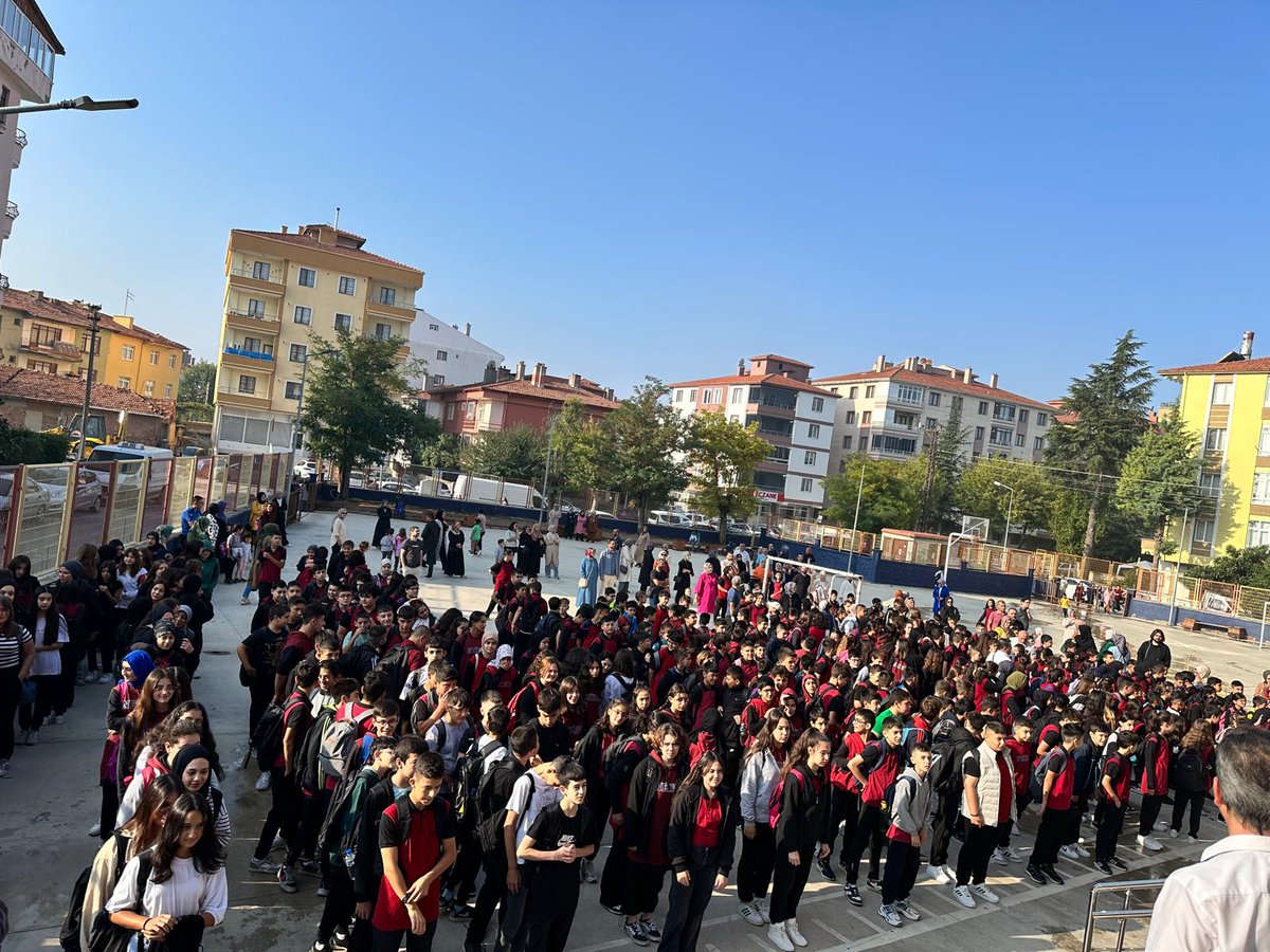 nerbakaniho's tweet photo. 2024-2025 Eğitim ve Öğretim yılımız hayırlı uğurlu olsun.
 İlk dersimiz *”Çanakkale’den Gazze’ye Bağımsızlık Ruhu ve Vatan Sevgisi”* https://t.co/3B9QQfGRfm