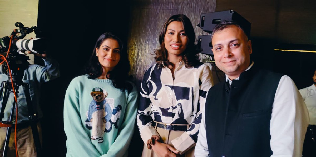 deveshch's tweet photo. I met #Olympians, #ManuBhakar &amp; #LovlinaBorgohain. Their unwavering commitment to consistent practice and performance is infectious. They said, it is essential to cultivate a winning mindset – a quality we all need to embrace in our lives.
#Sports #Olympics #Paris2024 #tokyo2020 https://t.co/f6SqOUDIIQ