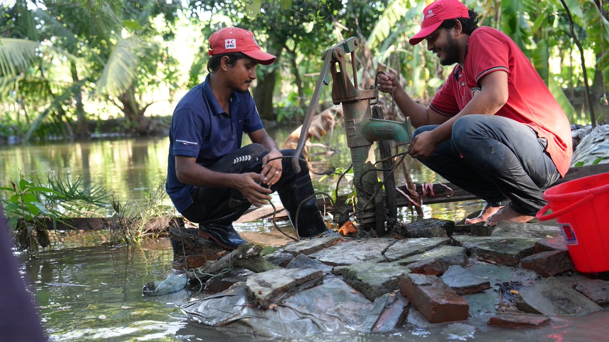 IFRCAsiaPacific's tweet photo. 14.6 mil people have been hit by a series of devastating floods since June, causing widespread damage all across the northern, northeastern, &amp; southern regions.

Bangladesh Red Crescent is urgently providing relief and emergency care to people and @IFRC launches emergency appeal. https://t.co/oKLMFHRGzr