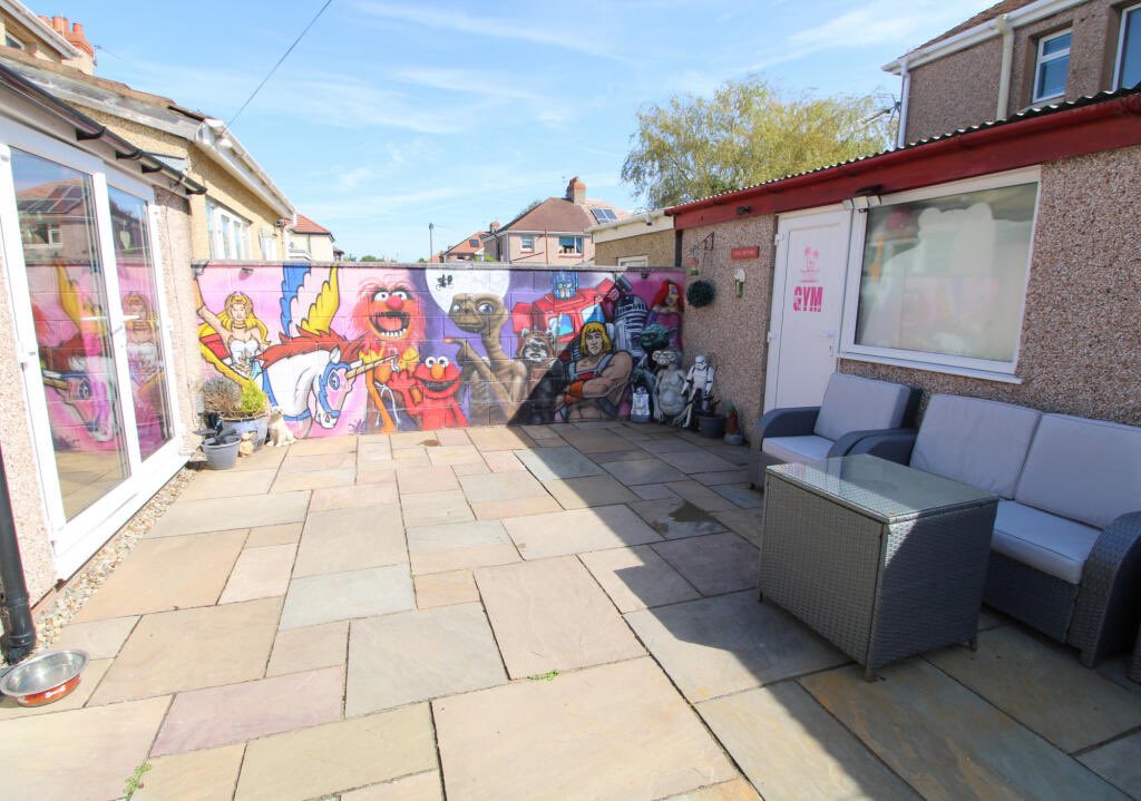 I was genuinely unprepared for the pictures of this house on Rightmove. 😂
