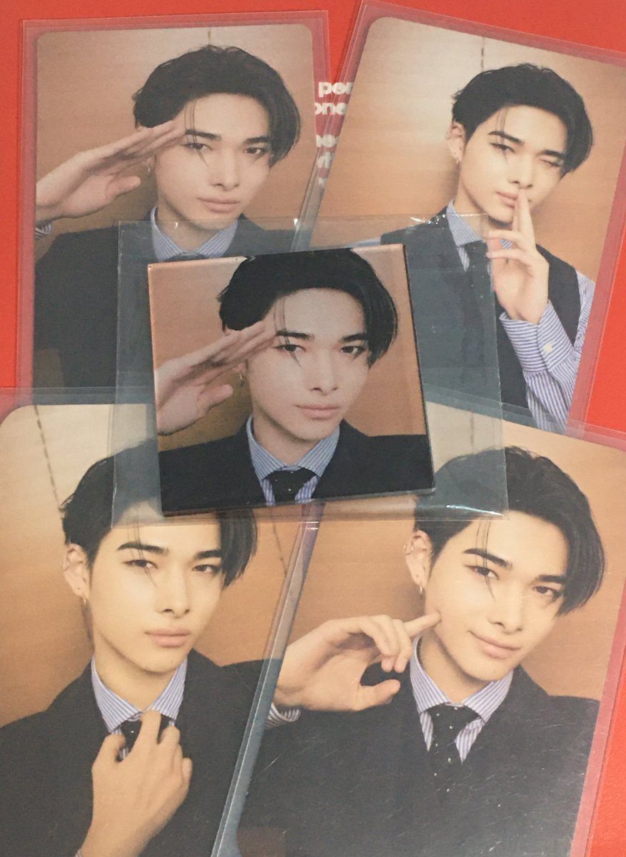 wts lfb | #stephzxsells ⪩⪨︎  ⠀

ni-ki memorabilia set [ ₱1,000 ]
(can tingi, check alt for pbd)

  ྀི mop : gcash
  ྀི mod : j&amp;t
  ྀི loc : antipolo, rizal

[ FOR SET ]
— can do 1 week dop (no nrdp) 
— can do 1 month dop (w/ nrdp)
[ FOR TINGI ]
— payo or 3 days dop (w/ nrdp)