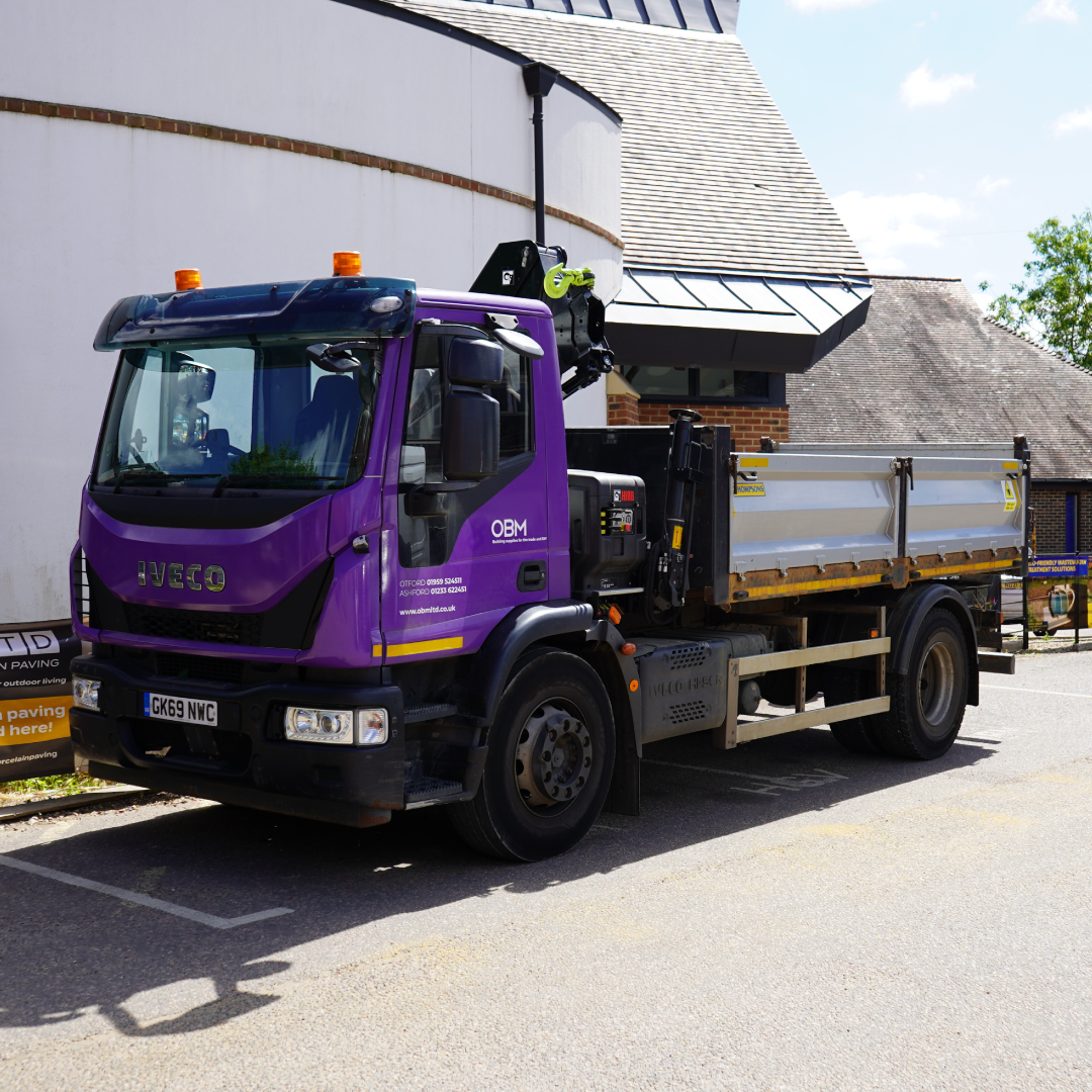 ⏳ Our trucks have truly come a long way... lot's of deliveries too! 😆

Which one's your favourite? 🤔

#obm #trucks #buildersmerchants #construction #builder #trade #otford