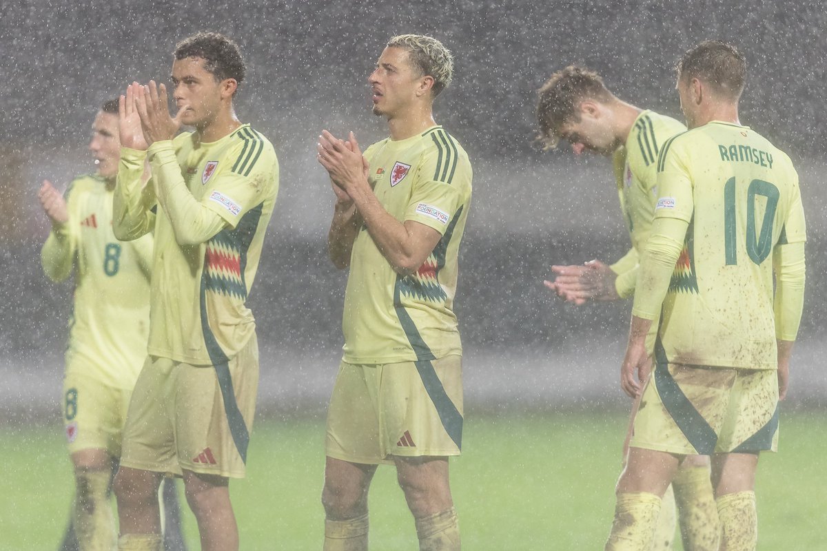 Bore da!

Dry yet? 😅

#TogetherStronger