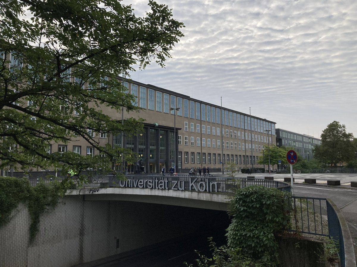 Es ist wieder soweit: Die 1863 gegründete Astronomische Gesellschaft trifft sich zu ihrer Jahrestagung - dem “Klassentreffen” der deutschsprachigen Astronomie, gleichzeitig eine internationale wissenschaftliche Fachtagung. Diesmal ist man zu Gast in Köln.