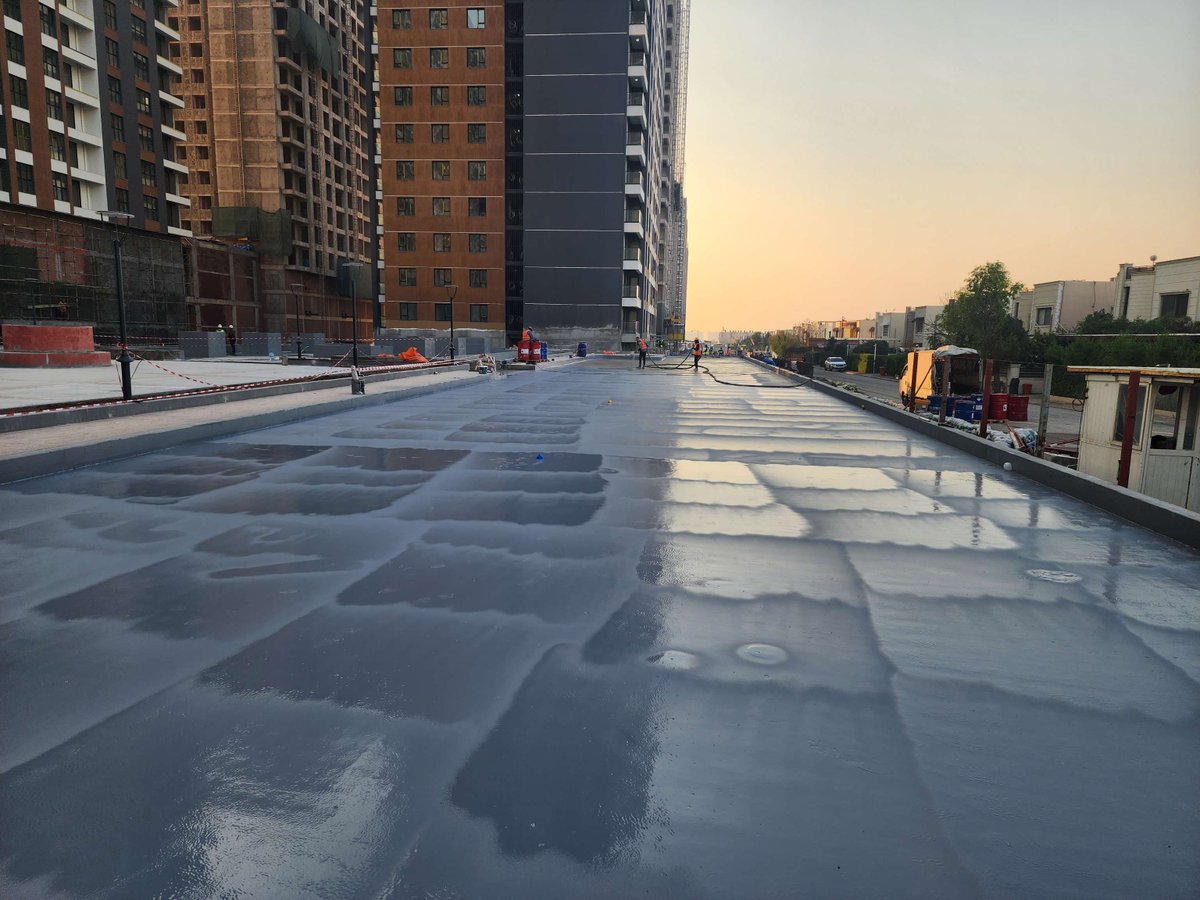 Tecnopol_stms's tweet photo. The Ganjan Life project, waterproofing of 17 modern buildings in Erbil (Irak) using Tecnocoat P-2049 pure polyurea system to ensure waterproofing across more than 150.000 m² https://t.co/U7pFMJJ1Ep