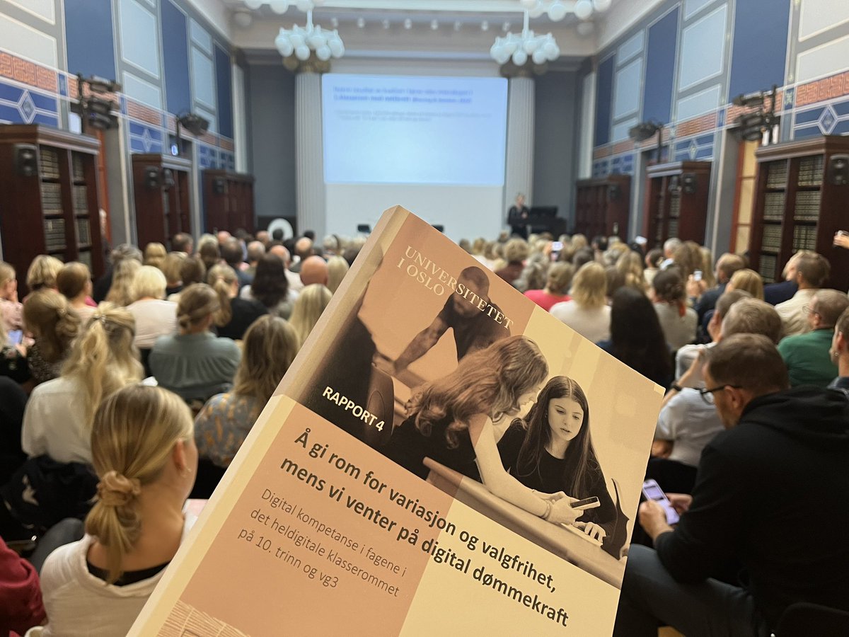 Hvordan ser det EGENTLIG ut i det digitale klasserommet? 

Heldigvis har vi forskning som SYSTEMATISK ser på både begynneropplæring i skriving for hånd og iPad #digihand 

Og digital kompetanse i ungdomskolen og vgs #educate 

uv.uio.no/ils/forskning/…