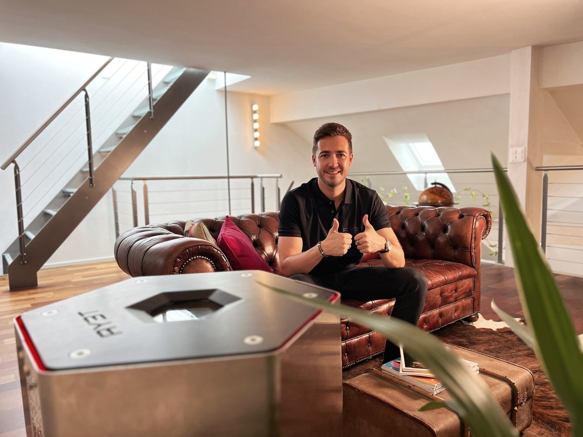 ry3t_official's tweet photo. Der erste RY3T ONE ist installiert und heizt das Zuhause unseres CEO's @naef_christian !๐ฅ Mehr dazu erfรคhrst Du in folgendem Artikel: https://t.co/TTUw5dDSyx
#bitcoin #ry3t #bitcoinheating https://t.co/FnJgC1PLMU