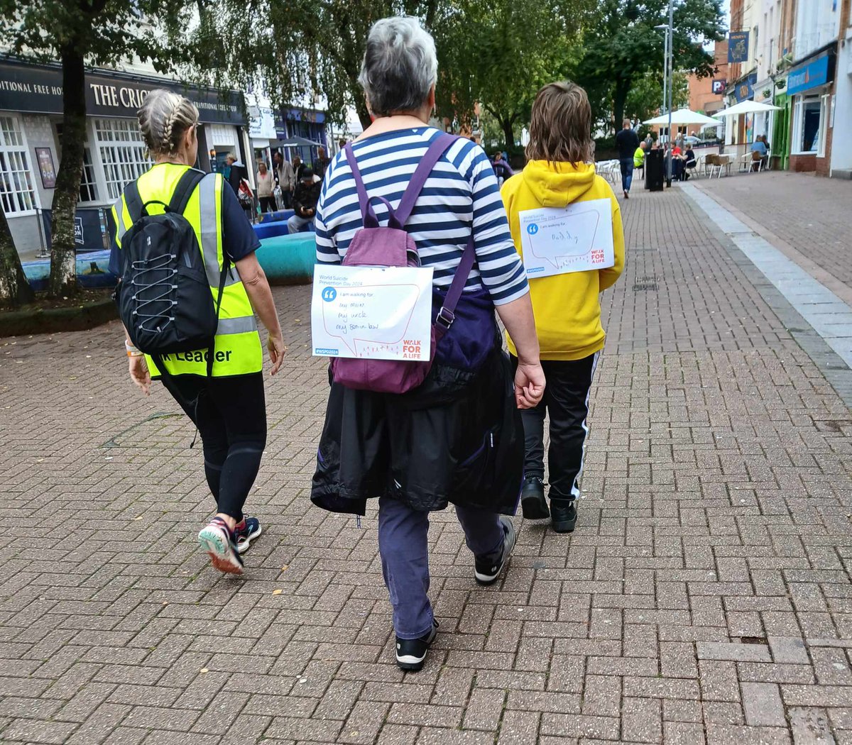 45% of people feel comfortable talking to family and friends about suicidal thoughts, compared to 74% who said they feel comfortable talking about mental health.

#WorldSuicidePreventionDay2024  is a chance to change this.

Read more:
clairesully.com/world-suicide-…