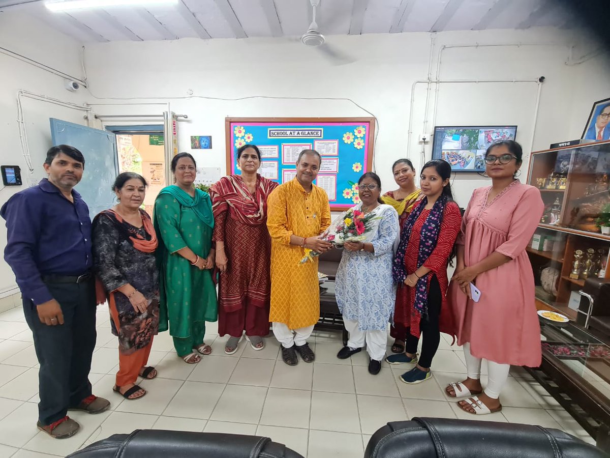 ggsss1923050's tweet photo. #Recognition 

We are happy to share that the mentor teacher of our school Mr. Chandan Jha @IamCJha got the #StateTeachersAward 

His hard work and passion is commendable. We wish him best for his future endeavors. 

@Dir_Education @SCERT2021 
@Reflectivediary @SumanRelan https://t.co/AQWTqV3ckD