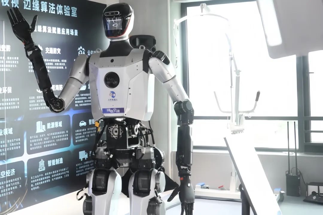 ViewHK_Macao's tweet photo. Modular Space, #Zhuhai's first big model application hub, began operation on Sept 9. #modularspace #bigmodel https://t.co/EPIbyTBl2r