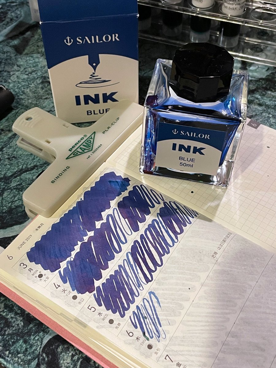 leanne_merch's tweet photo. I have stationery items to sell too o/ they’re on my Depop or can contact for more details https://t.co/RJtOAZdpGl