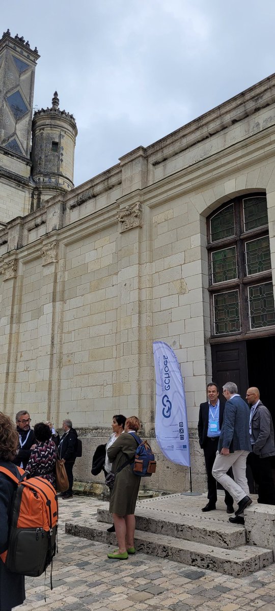 AJoffres's tweet photo. About yesterday : Lancement par  #XavierRodier du projet européen #ECHOES coordonné par le @CNRS @CNRSshs, au @domainechambord. Un endroit emblématique du patrimoine français pour un projet visant à construire l'#ECCCH, de Cloud collaboratif européen pour le patrimoine culturel https://t.co/WEaqcQe1jf