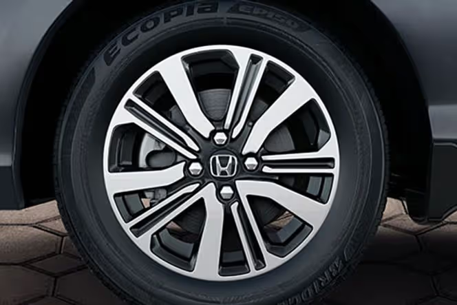 ablogisticszim's tweet photo. 2022 Honda Amaze
USD $6500 before Duty
Ex SA
77,000 km
1.2l Petrol
5.7l/100km
White in color https://t.co/2JQ3PoFbAk