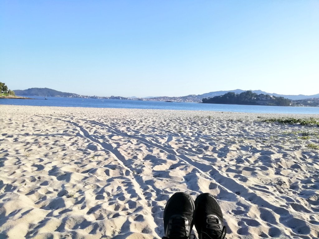 graemeultra's tweet photo. This week's #caminotuesday is changing seasons...
1. Summer on the #viapodiensis 🌞🌻
2. Spring on the #caminoportugues 🌼 🌱
3. Autumn on the #caminoingles 🍂🍁
#caminodesantiago https://t.co/0Pq2jJP8JX